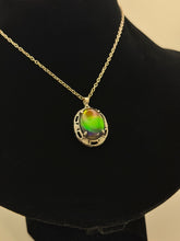 Load image into Gallery viewer, ammolite pendant