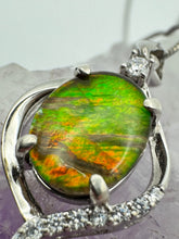 Load image into Gallery viewer, ammolite pendant