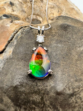 Load image into Gallery viewer, ammolite pendant