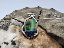 Load image into Gallery viewer, ammolite pendant