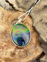 Load image into Gallery viewer, ammolite pendant