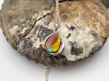 Load image into Gallery viewer, ammolite pendant