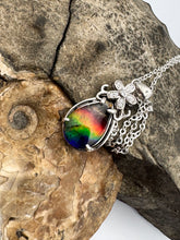 Load image into Gallery viewer, ammolite pendant