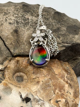 Load image into Gallery viewer, ammolite pendant