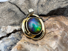 Load image into Gallery viewer, gold plated ammolite pendaant