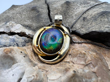 Load image into Gallery viewer, gold plated ammolite pendaant