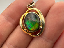 Load image into Gallery viewer, gold plated ammolite pendaant