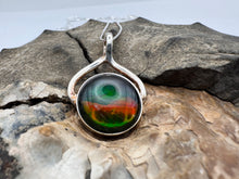 Load image into Gallery viewer, ammolite pendant