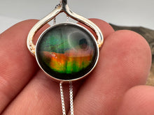 Load image into Gallery viewer, ammolite pendant