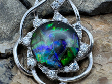 Load image into Gallery viewer, ammolite pendant