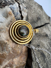 Load image into Gallery viewer, gold ammolite pendant