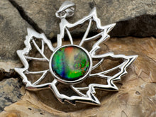 Load image into Gallery viewer, canada leaf pendant