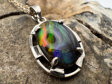 Load image into Gallery viewer, ammolite pendant
