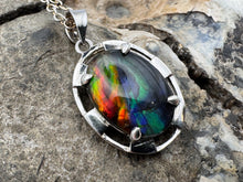 Load image into Gallery viewer, ammolite pendant