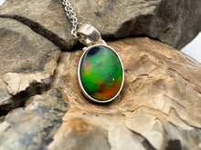 Load image into Gallery viewer, silver ammolite pendant