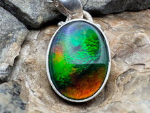 Load image into Gallery viewer, silver ammolite pendant