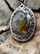 Load image into Gallery viewer, silver ammolite pendant