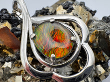 Load image into Gallery viewer, silver ammolite pendant