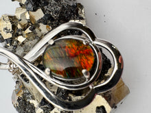 Load image into Gallery viewer, silver ammolite pendant