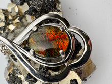 Load image into Gallery viewer, silver ammolite pendant