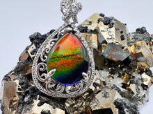 Load image into Gallery viewer, ammolite pendant