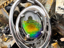 Load image into Gallery viewer, silver ammolite pendant