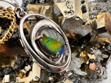Load image into Gallery viewer, silver ammolite pendant