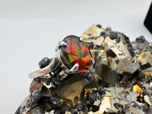 Load image into Gallery viewer, ammolite silver ring