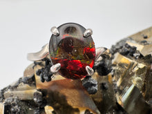 Load image into Gallery viewer, ammolite silver ring