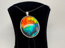 Load image into Gallery viewer, Ammolite pendant