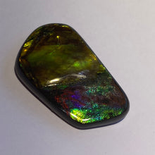 Load image into Gallery viewer, Beautiful bright flash in multicoloured ammolite gemstone 40x24 mm