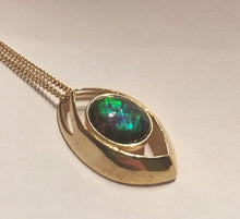 Load image into Gallery viewer, Ammolite pendant Sterling Silver gold plate o25 facetted