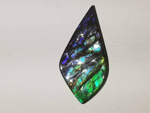 Load image into Gallery viewer, Beautiful dragonskin free form ammolite gemstone 80x45mm 5N