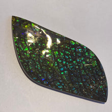 Load image into Gallery viewer, Beautiful green/blue/aqua and stripe of purple in dragon skin ammolite 79x39 mm
