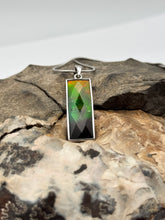 Load image into Gallery viewer, ammolite pendant
