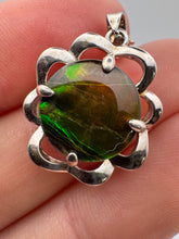 Load image into Gallery viewer, round silver ammolite pendant
