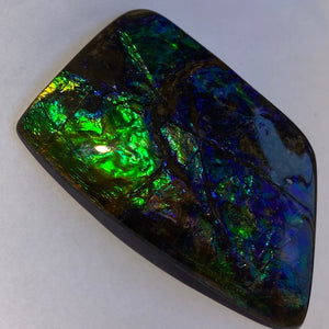 Beautiful flowing green/blue/aqua with splashes of purple and gold free form ammolite  mm