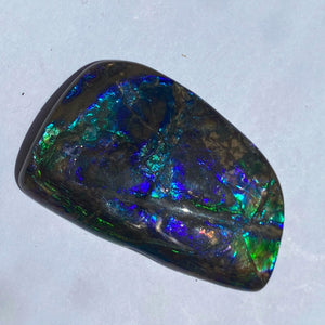 Beautiful Blue/purple/aqua/green ammolite 60x36 mm